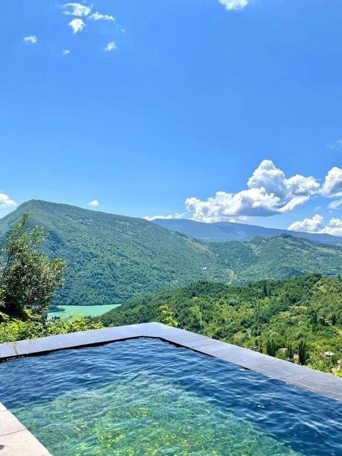 Guest House Lailashi Surmushi Bagian luar foto
