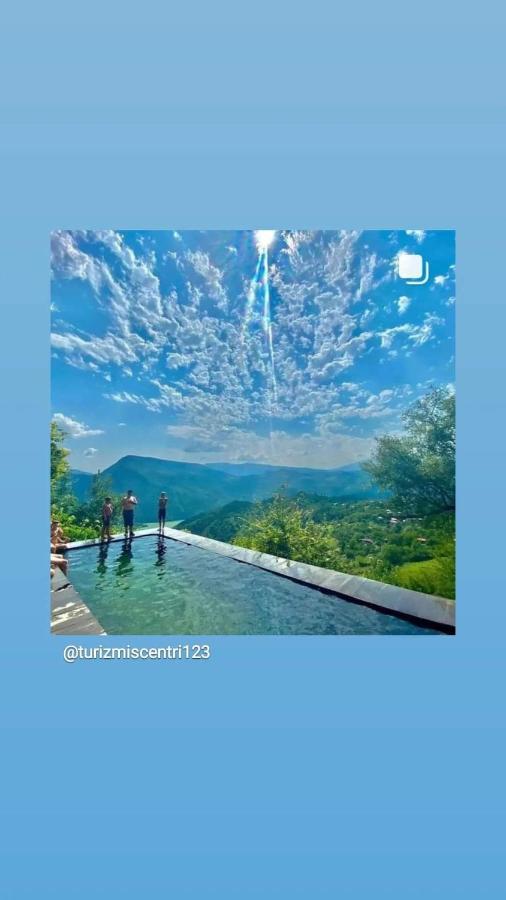 Guest House Lailashi Surmushi Bagian luar foto